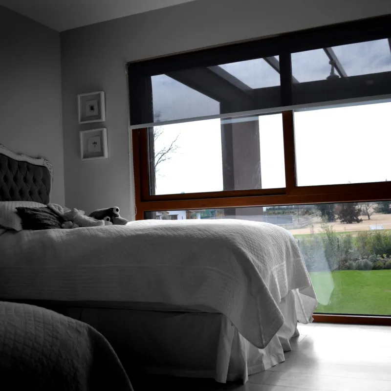 Mantención de ventanas en dormitorio
